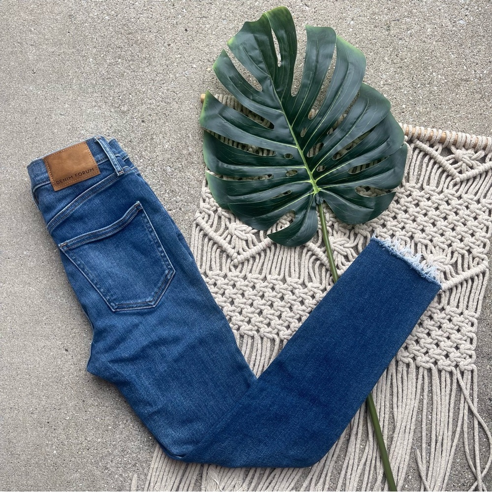 Denim Forum Cropped Jeans Size 25- Lola High Rise Skinny Crop